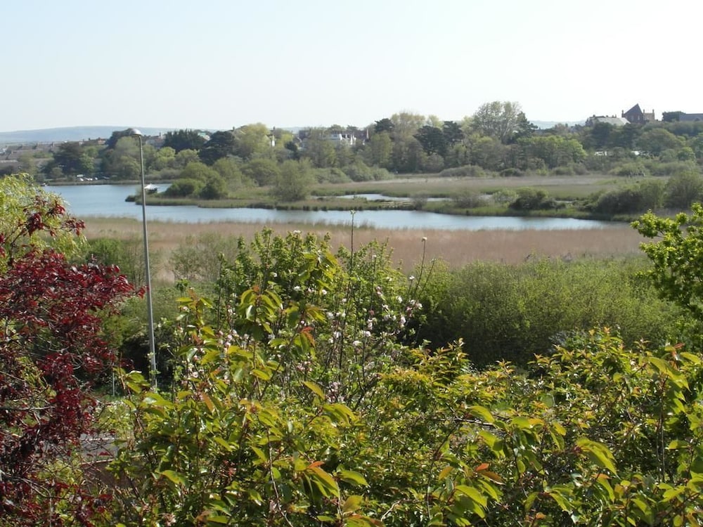 Lakeside Guest House
