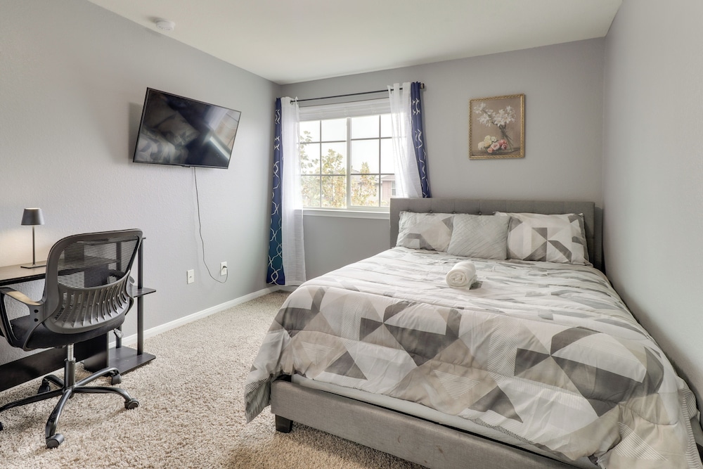 17 Mi to Dtwn Austin! Family Escape w/ Pool Access