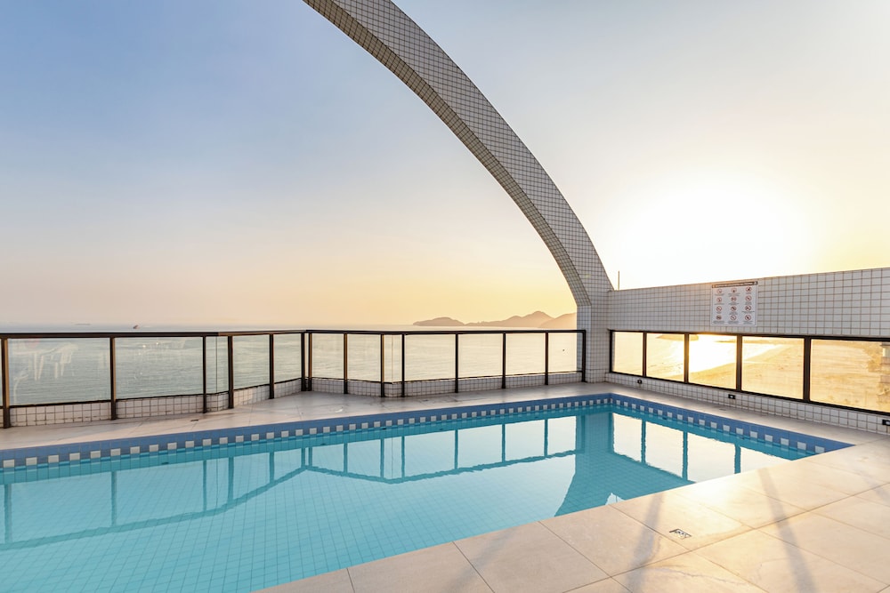 Flat com piscina vista-mar em Santos