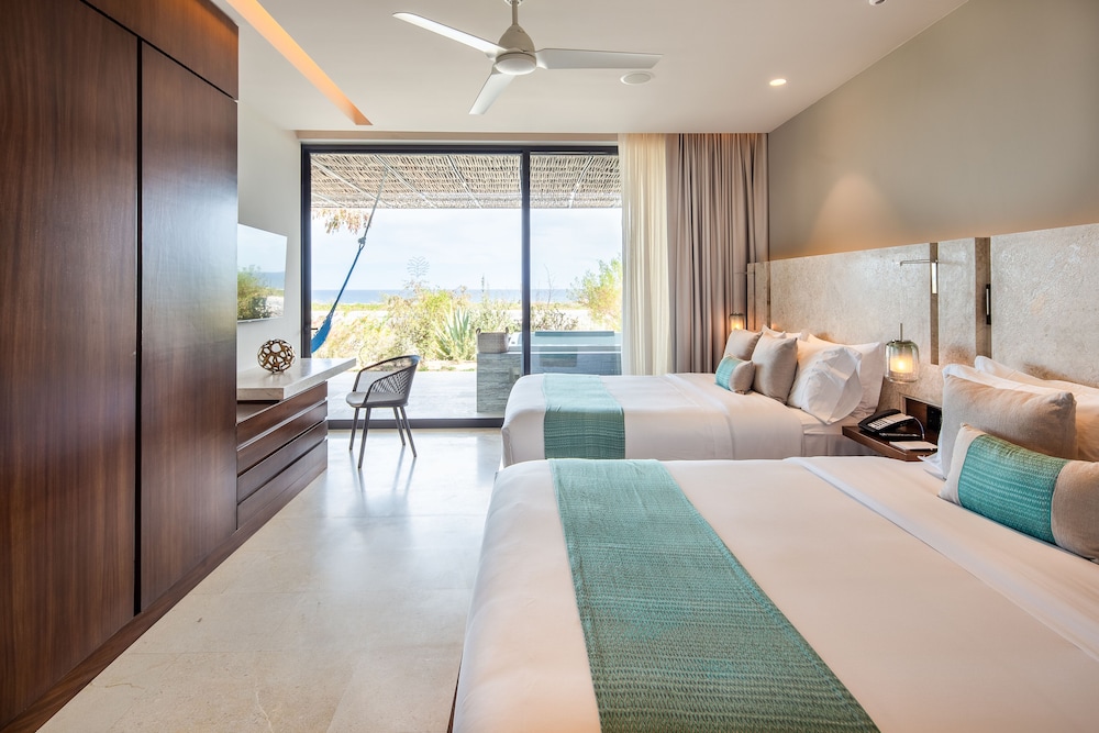 The Club at Solaz, Luxury Villas