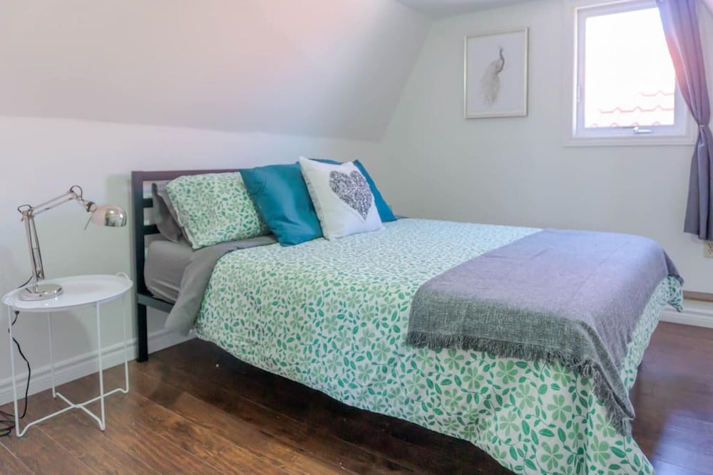 Saint John Vacations - Amazing Location in SJ 2-br w Parking Wifi Coffee - Property Image 3