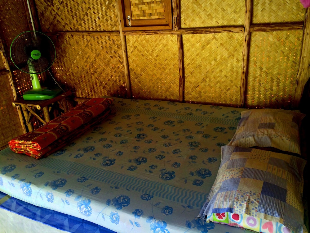 Sleepy Hut Pai