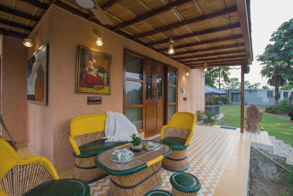 ELIVAAS 5-BHK with Luxe Mudhouses, Tents, Pond & Pvt Pool | Kaimalgarh Farmstay