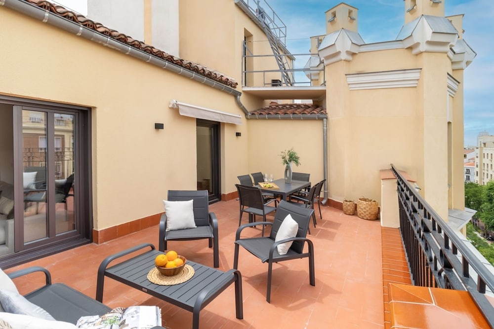Ziggy - 3 Bedrooms and Terrace and Balcony in Trafalgar