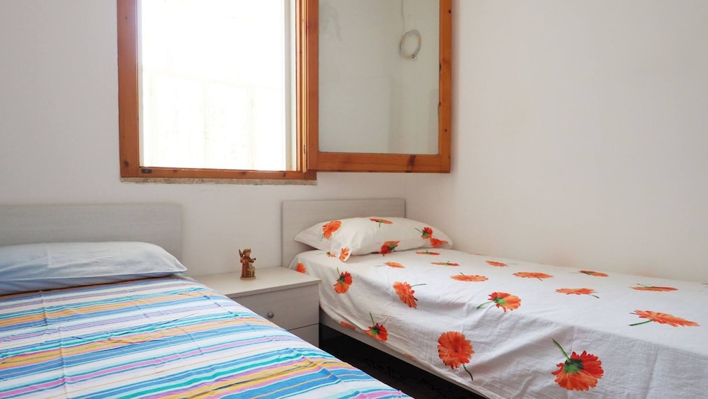Mimosa - House 5 Places 2 Bedrooms on the Beach