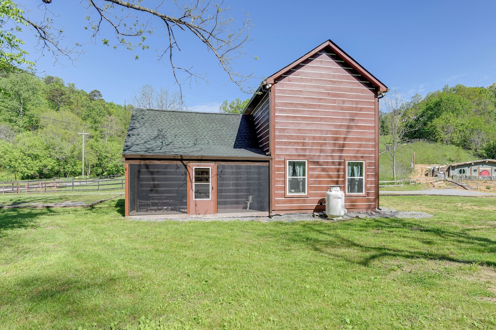 On-site Creek Access: Pet-friendly Cosby Cabin!
