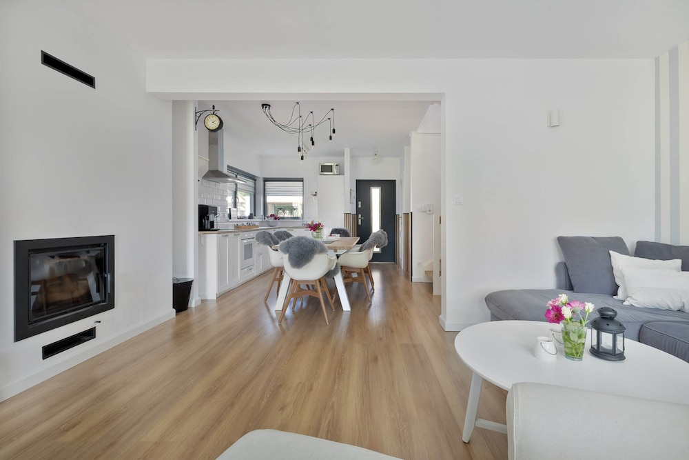 Holiday Home, 3 Bedrooms, Private Garden