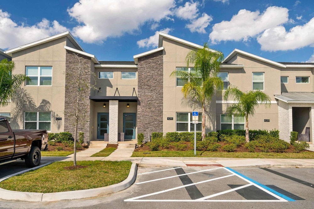 Relaxing Getaway Near Disney With Pool Themed Rooms