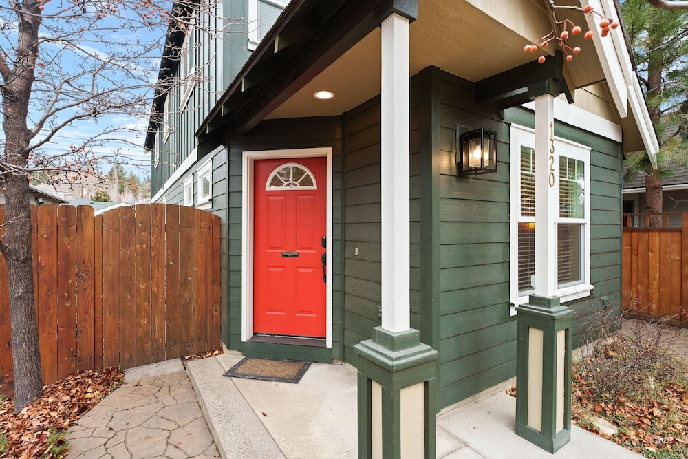 Meet Me On Milwaukee 30 Day Minimum 2 Bedroom Home