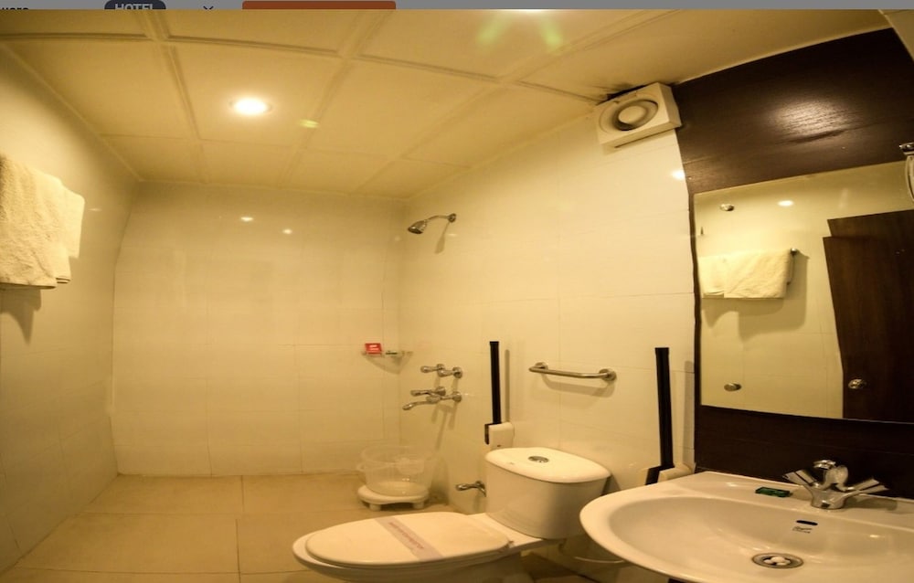 Hotel Sheela Towers view 4