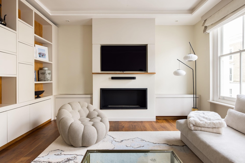 Light-filled Chelsea Duplex — London