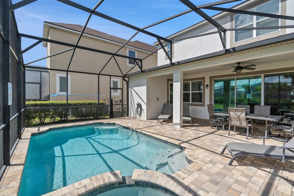 Solara Resort 4 Bedroom Home with Private Pool 4 Home