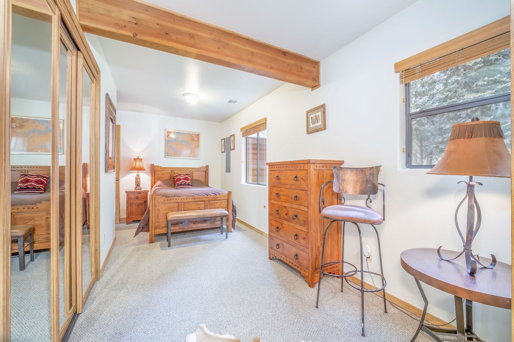 Bear Paw Lodge