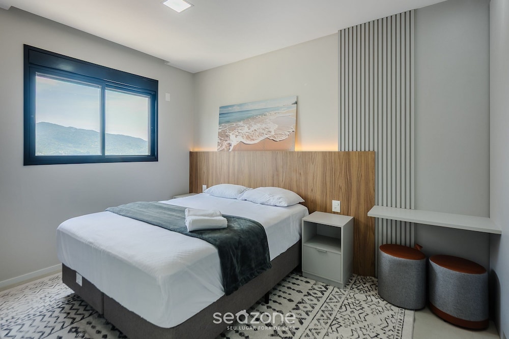 Apto Novo com 3 Suites a 600 m da Praia ELJ1201
