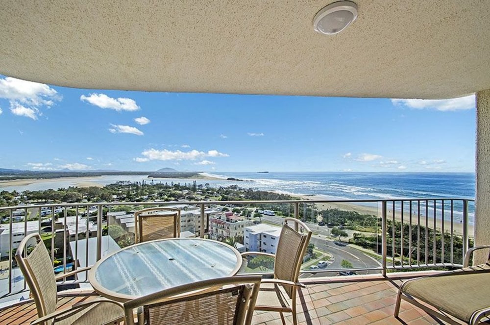 Chateau Royale Beach Resort Maroochydore