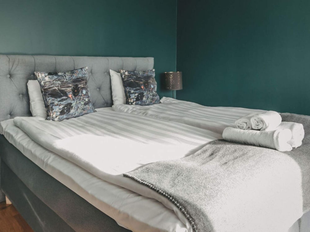 Inviting Hotel Room With Free Breakfast