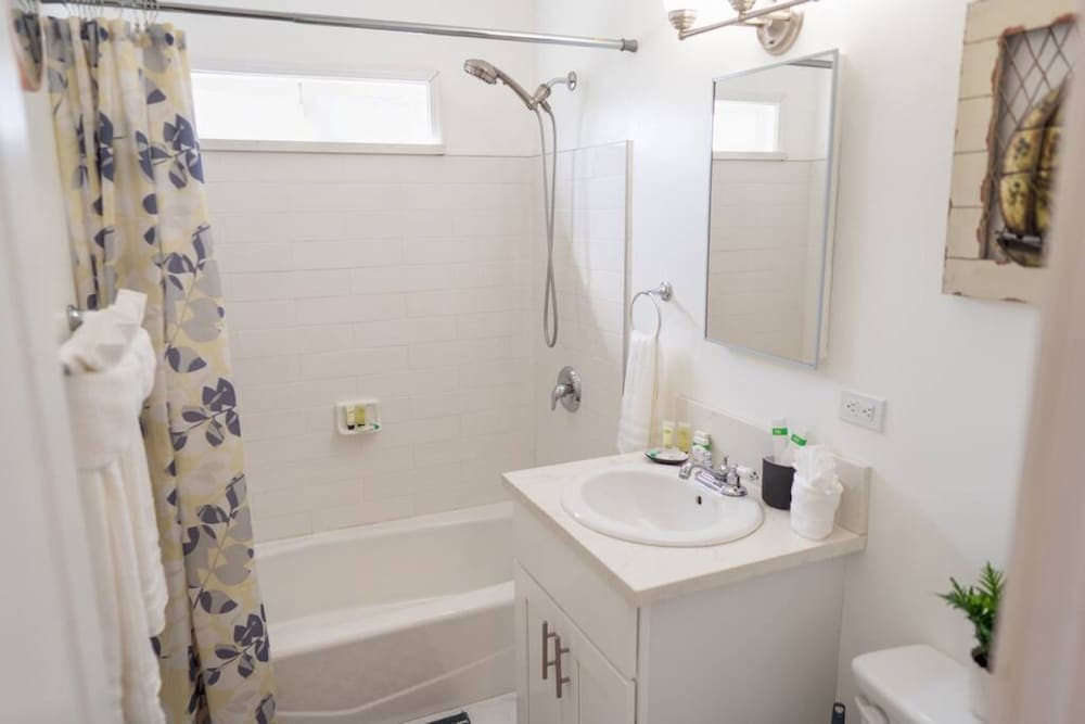 Tranquil 2BR Home in Beautiful Neighborhood P24
