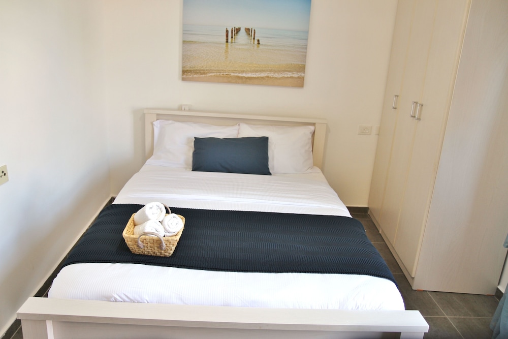 2R full of charm and style at heart of Florentine view 5