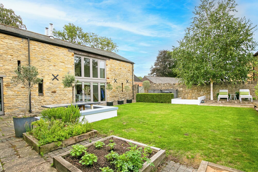 Stunning 4BD Family Home Near Banbury