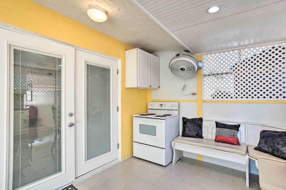 West Palm Beach Apartment 3 Mi to Shore! — photo 4