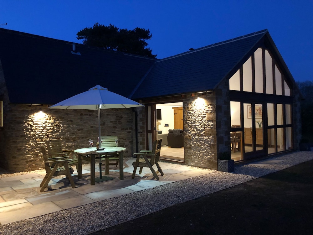 Banbury Vacations - Hook Norton Barn - Property Image 10