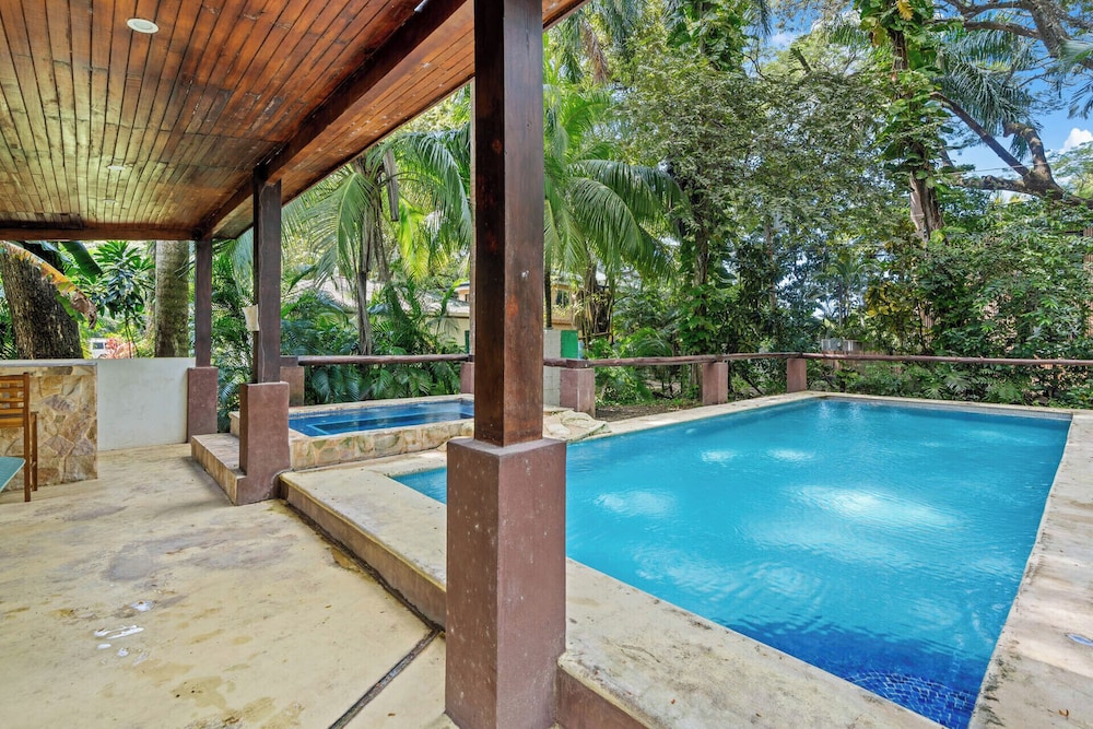 Stylish 3-Bedroom Tropical Escape with Pool & Outdoor Living, 1 Block from Playa Potrero