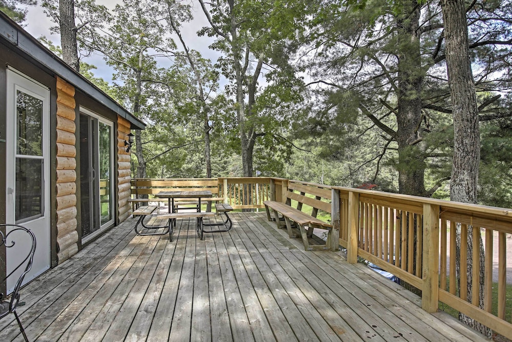 Hayward Cabin on Grindstone Lake: Bring Your Boat! view 3