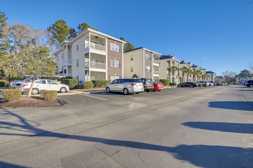 < 1 Mi to Golf: Condo w/ Balcony in Myrtle Beach!