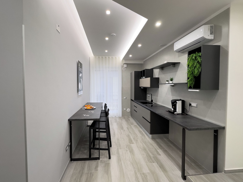 Al Civico 3 Home & Suites