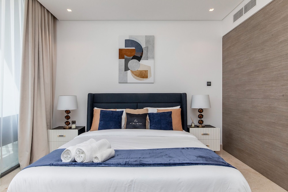 Luxe 3BR with Burj Khalifa view