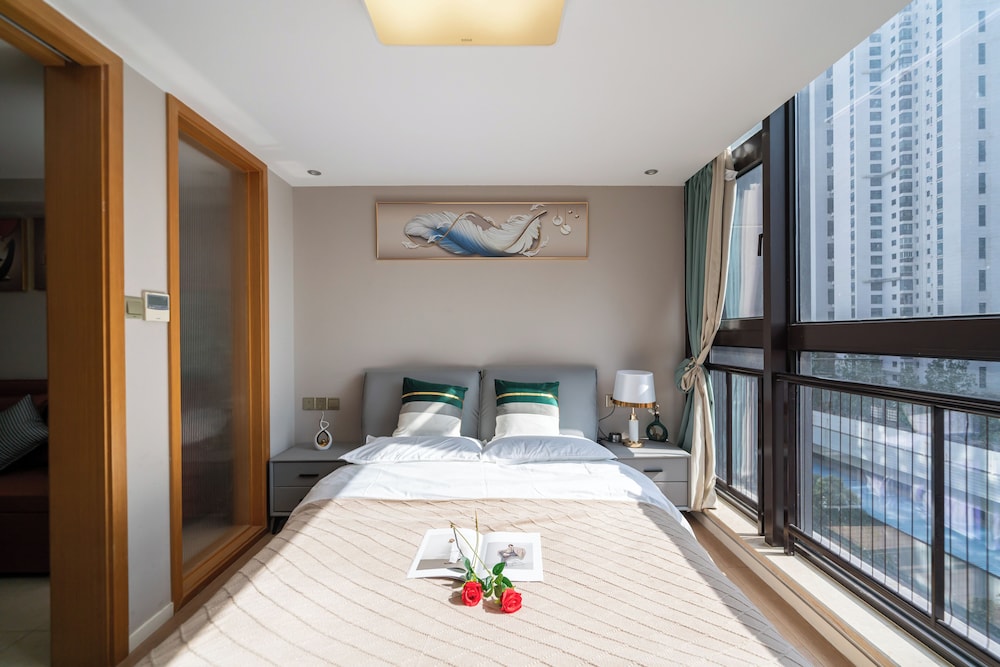 Shanghai Hills & Wanye Spacious Family Suites