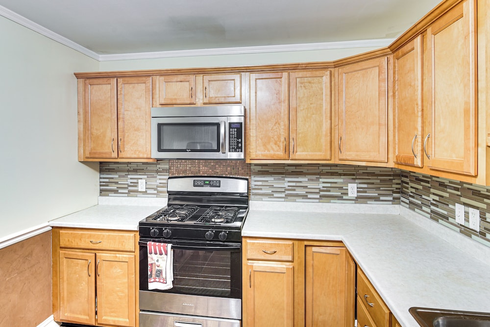 Walk to Waterfront: Cozy Fall River Condo