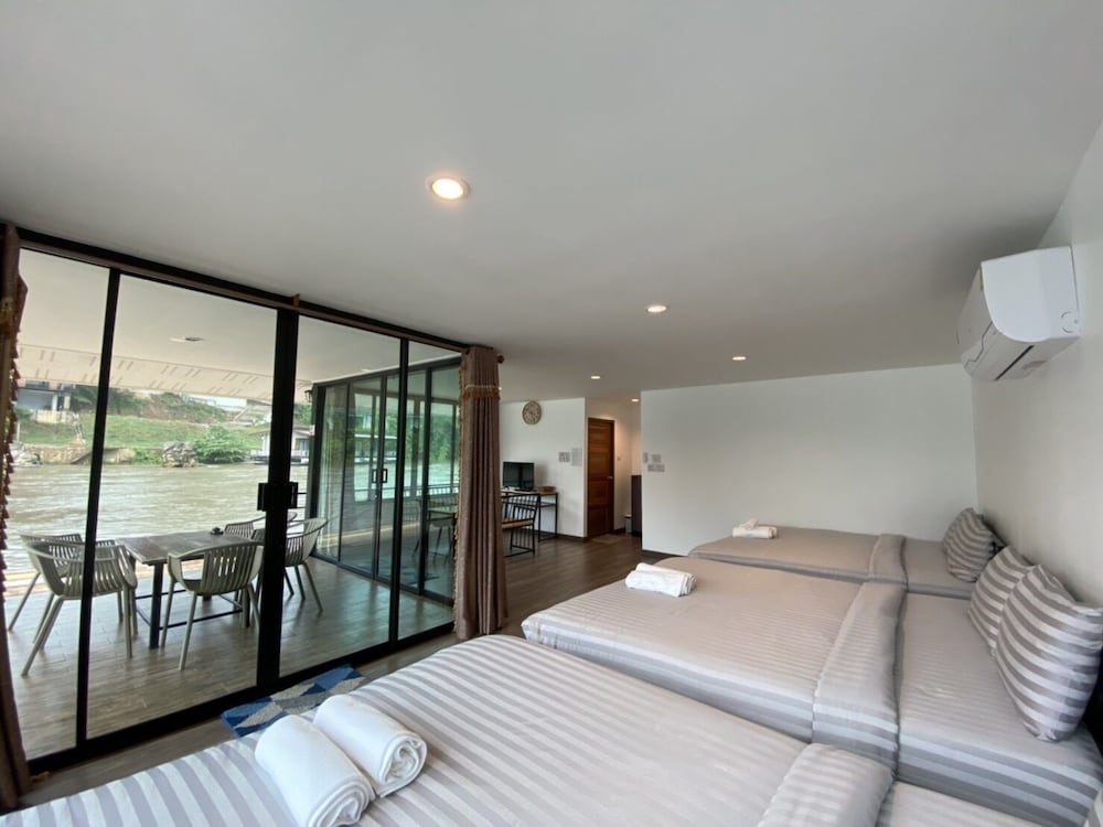 Riverside Hill Resort & Restaurant