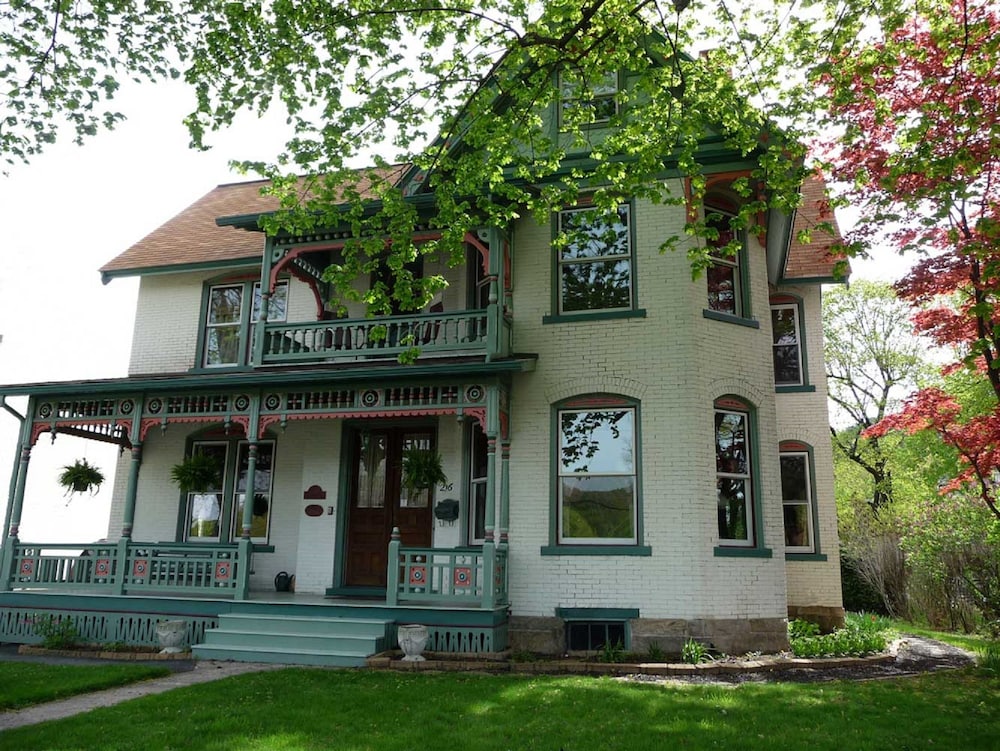 Victorian Loft B & B