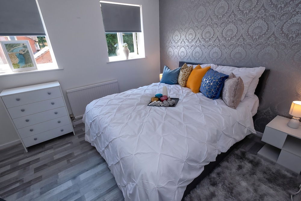 I Love London! A Stunning 2 Bed Home Sleeps 1-3!