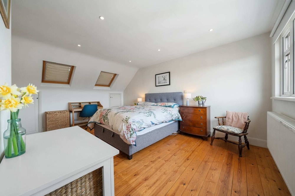 A Delightful 4-bedroom Home With a Private Garden