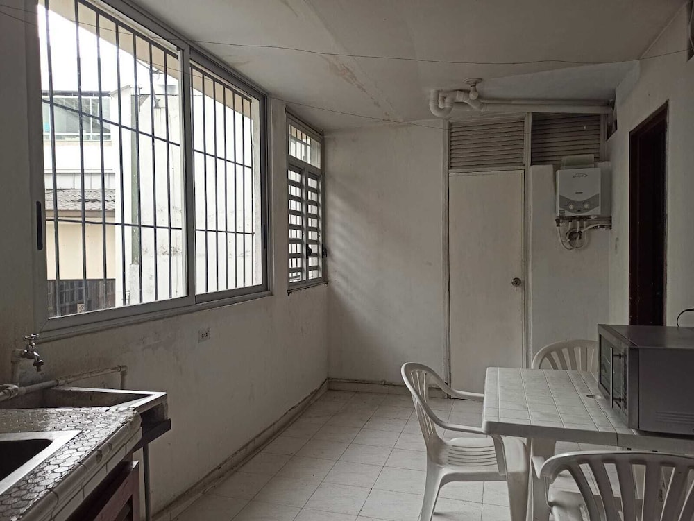 201 Apartamento Completo Rers en Versalles 3 Habitaciones - Cali Tower Suites & Lofts