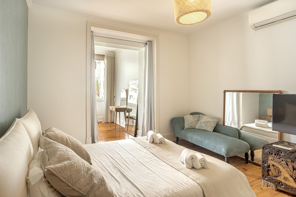 Grand Central Apartment by Homing