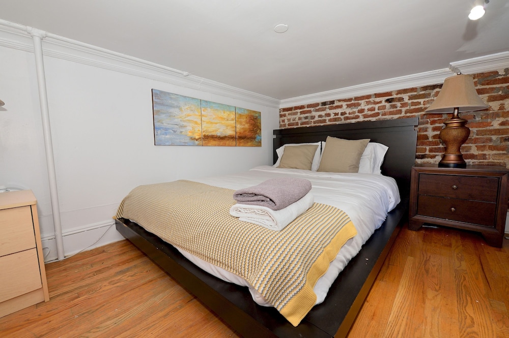 Charming 3-bedroom Apartment in Midtown West