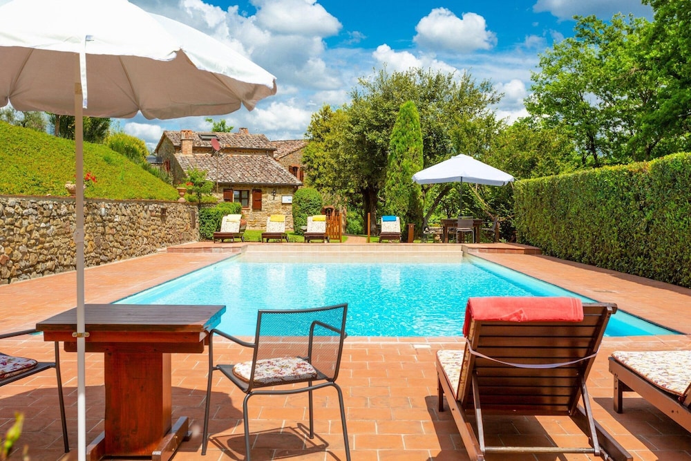 Villa Bramasole Large Private Pool Wifi - 2863 view 2