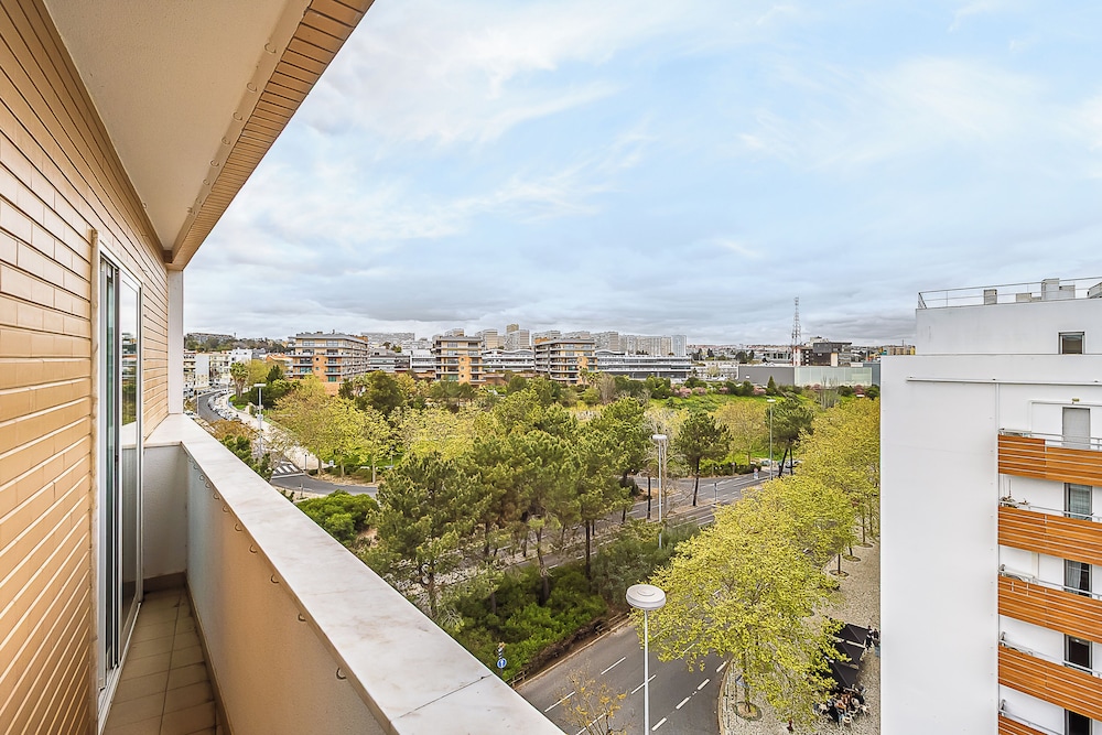 Stylish Stay in Lisbon-Scenic Views
