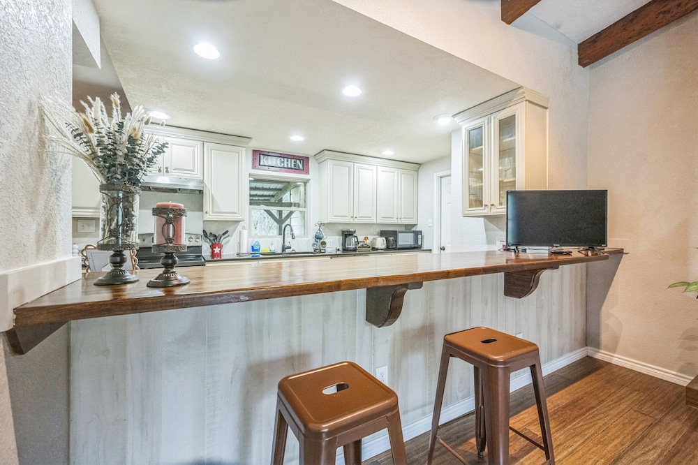 Hill Country Getaway Near San Marcos River 3 Bedroom Home