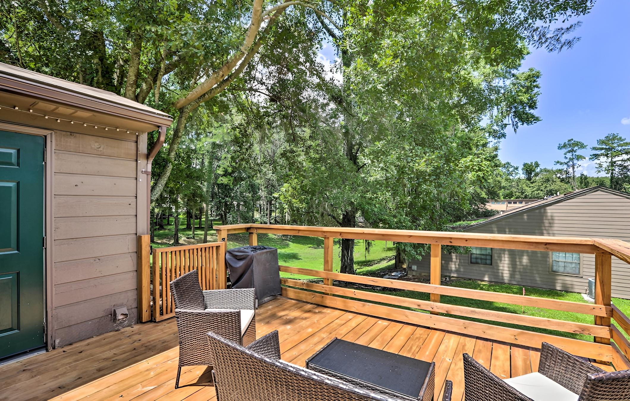 Quaint Tallahassee Townhome ~ 2 Mi to Fsu! view 4