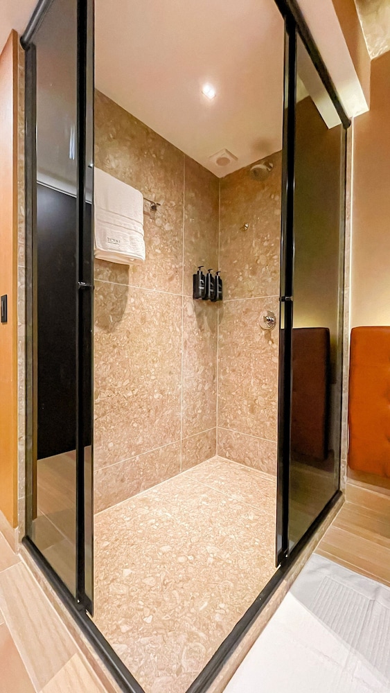 Yacht - by Setai Apartaments