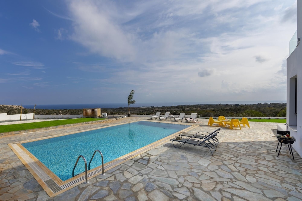 Greco Hilltop Views in Paralimni