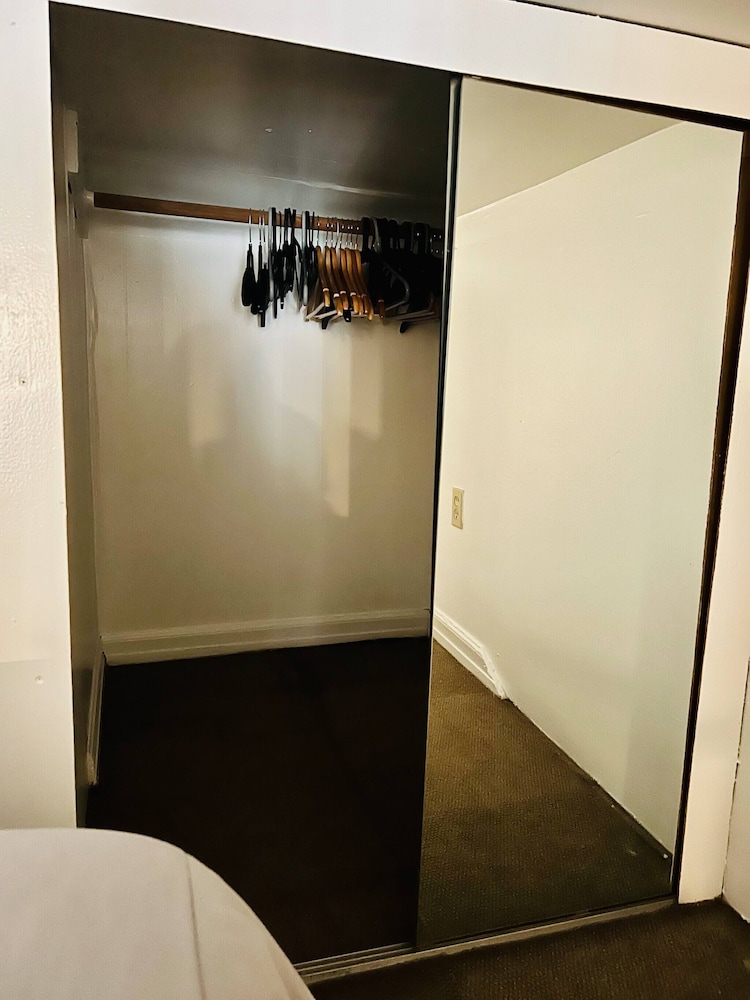 Charming Studio Half Block To Central Park Uws