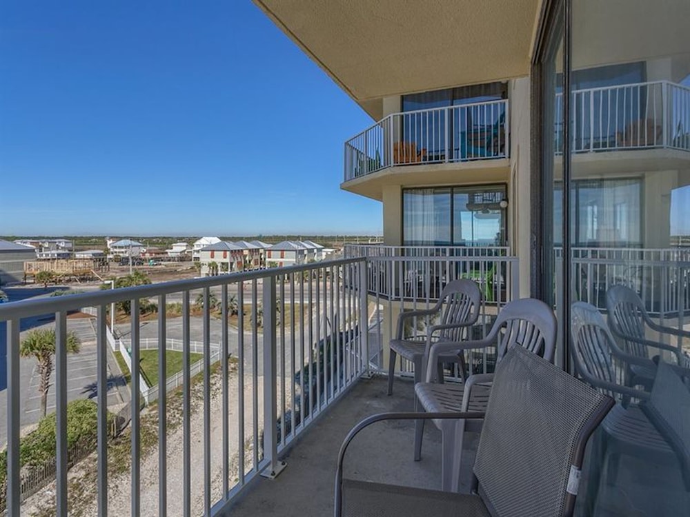 The Whaler 4B by Meyer Vacation Rentals view 2