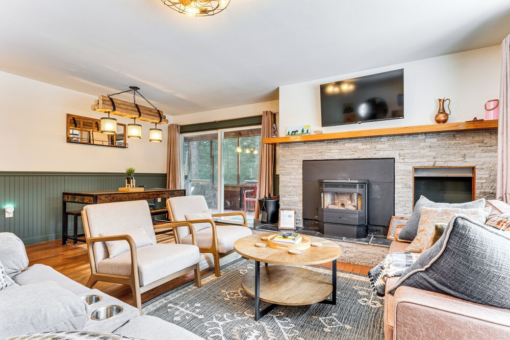 Forested Retreat w/ Sauna: 5 Mi to Schroon Lake