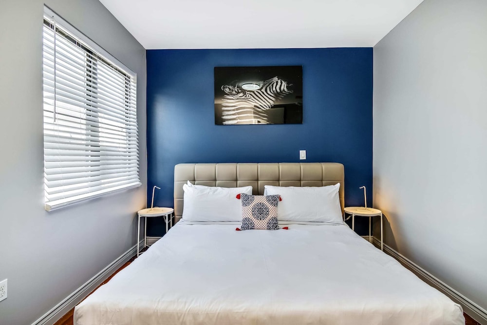 The Penthouse in the Heart of the City With Patio/rooftop view 2