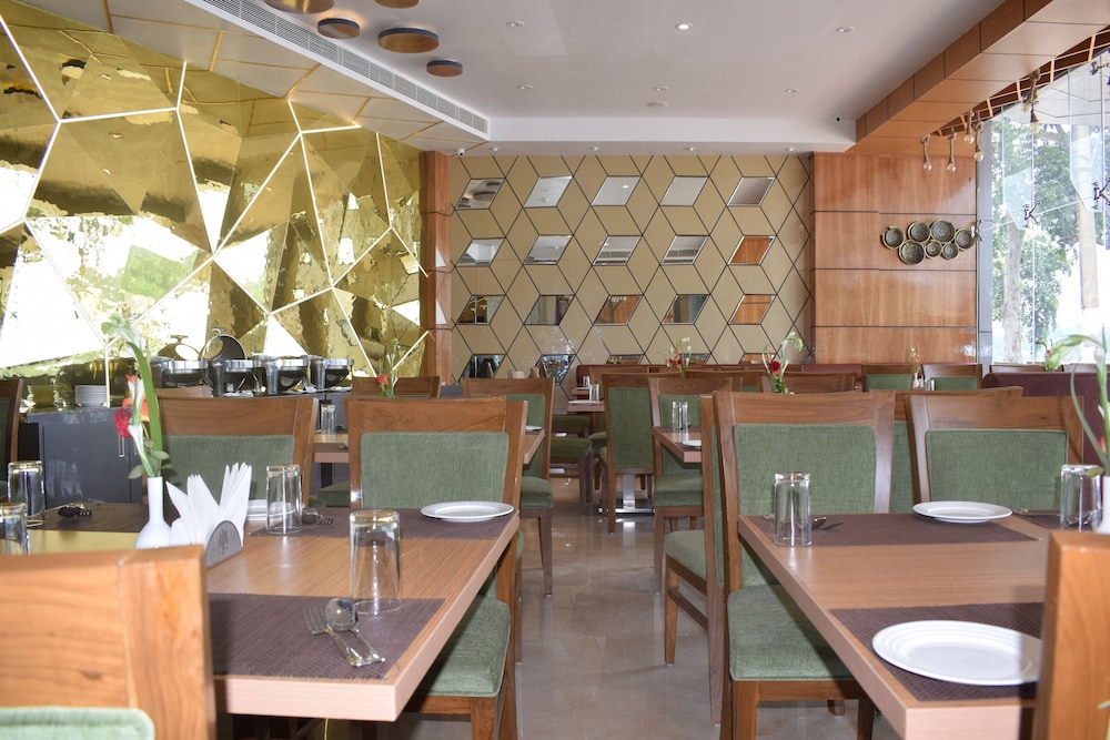 Hotel Akash Sarovar